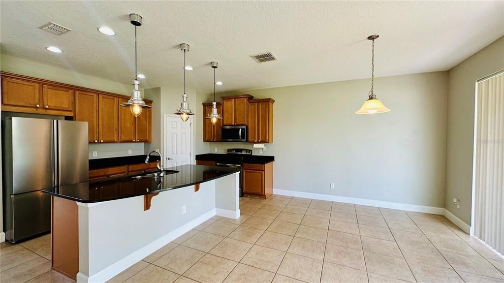 For Rent: $3,200 (4 beds, 3 baths, 2591 Square Feet)