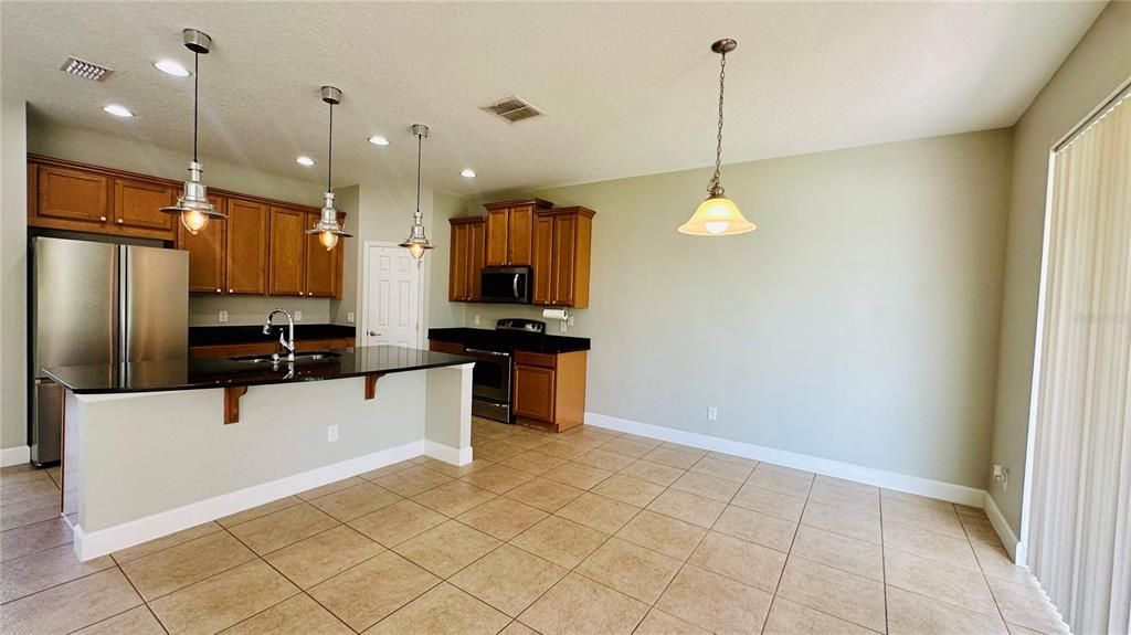 For Rent: $3,200 (4 beds, 3 baths, 2591 Square Feet)