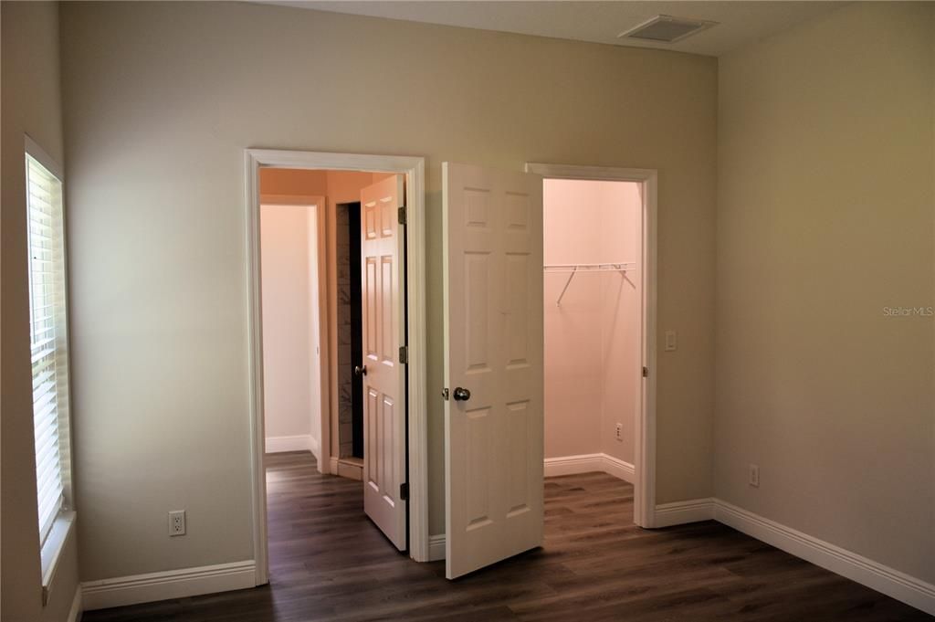 MBR with walk-in closet