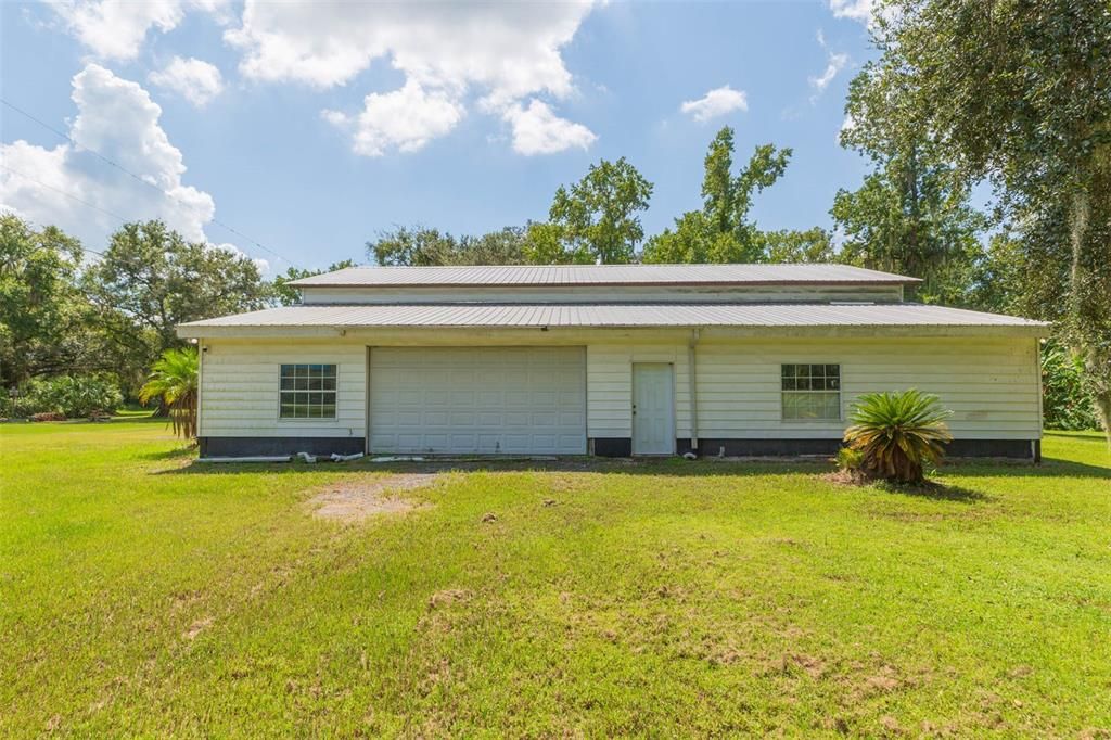 For Sale: $950,000 (4 beds, 1 baths, 2400 Square Feet)