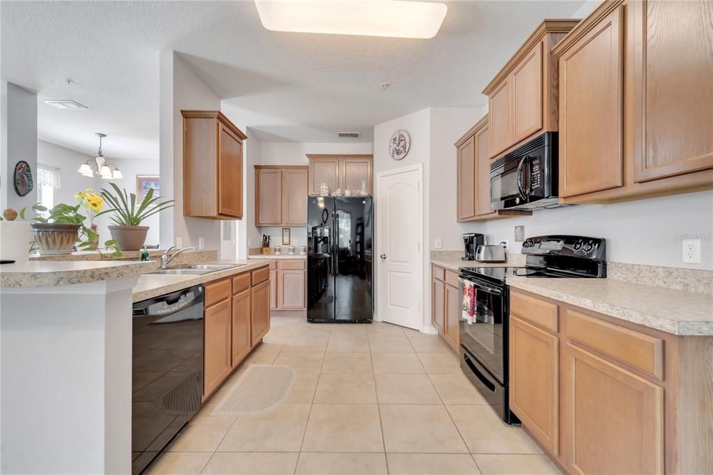 For Sale: $279,000 (3 beds, 2 baths, 1764 Square Feet)