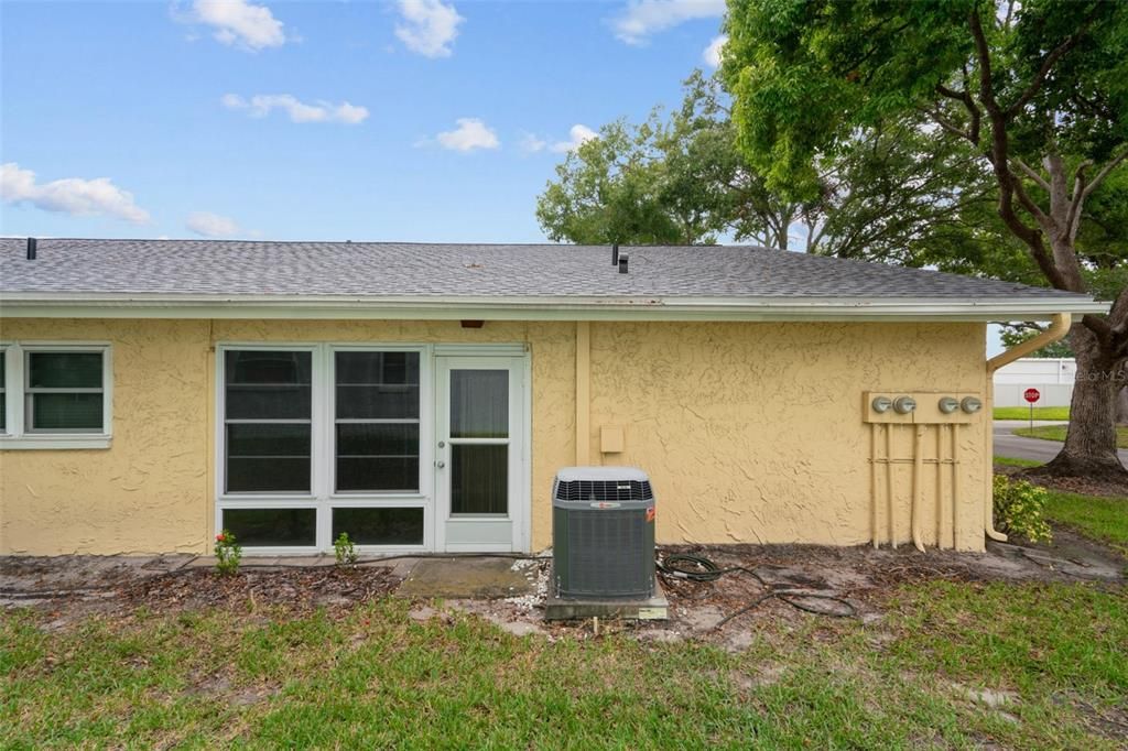 For Sale: $174,999 (2 beds, 2 baths, 1060 Square Feet)