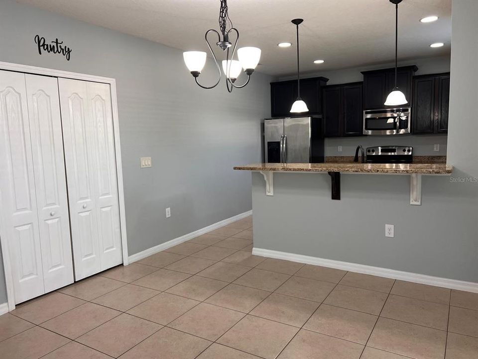 For Rent: $2,300 (3 beds, 2 baths, 1875 Square Feet)