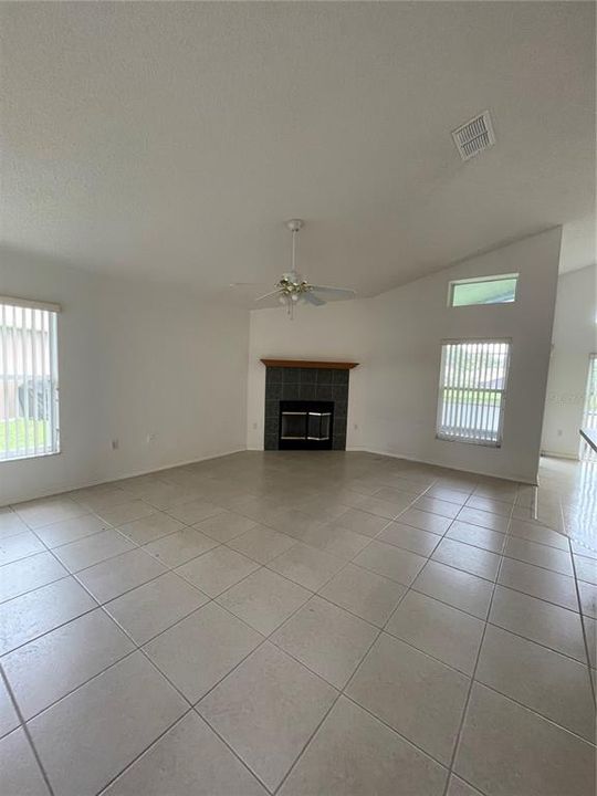 For Rent: $2,950 (4 beds, 3 baths, 2196 Square Feet)