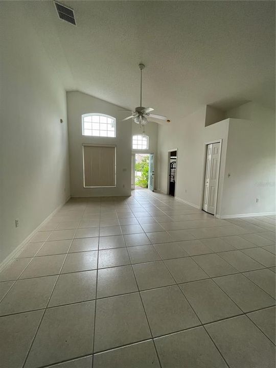 For Rent: $2,950 (4 beds, 3 baths, 2196 Square Feet)