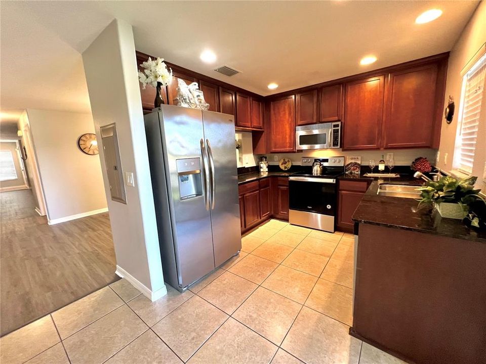 For Sale: $239,000 (2 beds, 2 baths, 1532 Square Feet)