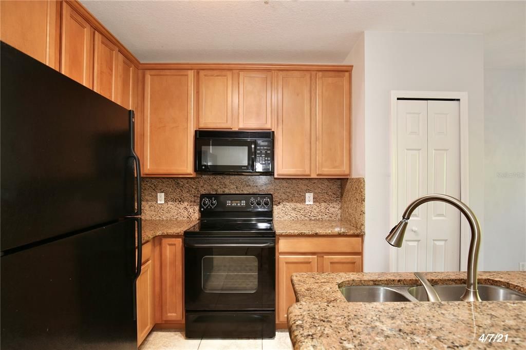 For Rent: $2,250 (3 beds, 2 baths, 1634 Square Feet)