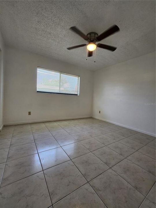 For Sale: $180,000 (2 beds, 2 baths, 975 Square Feet)