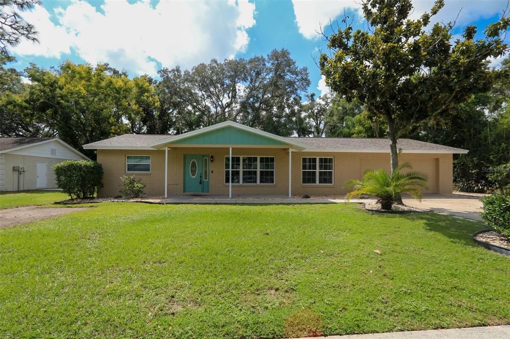 For Rent: $2,595 (4 beds, 2 baths, 1675 Square Feet)