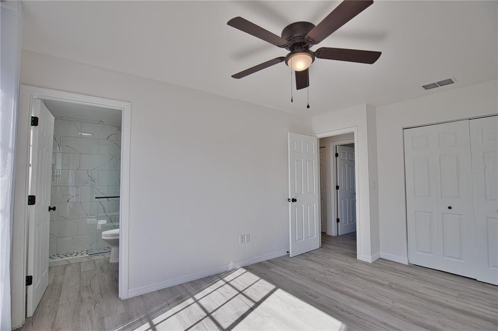 For Sale: $359,000 (3 beds, 2 baths, 1316 Square Feet)