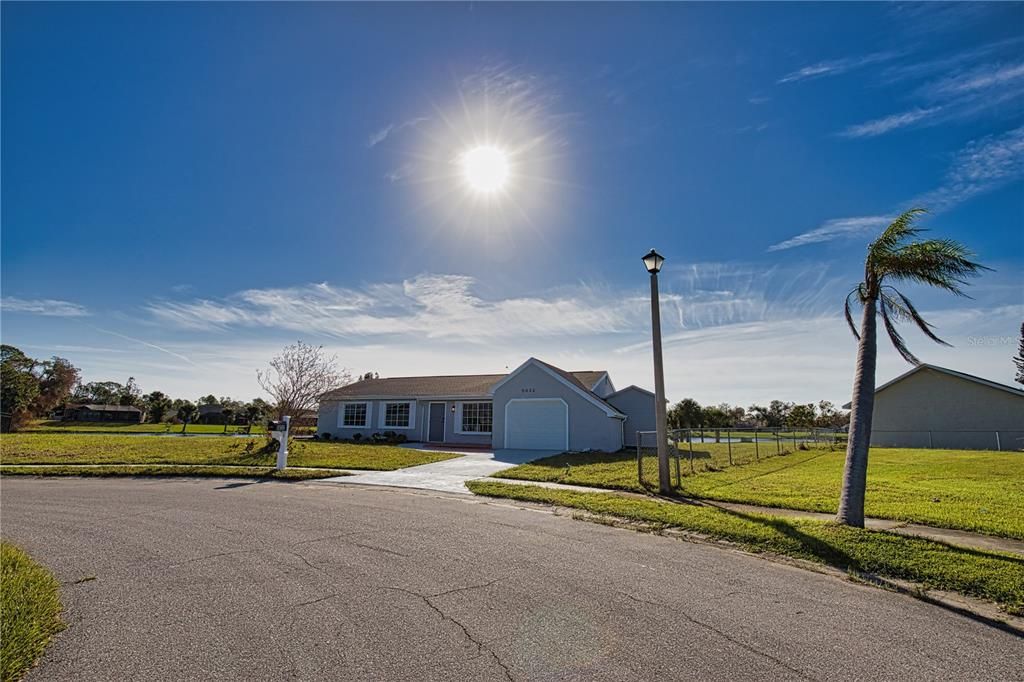 For Sale: $359,000 (3 beds, 2 baths, 1316 Square Feet)