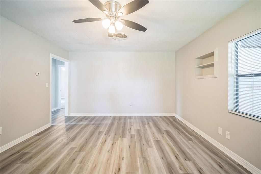 For Sale: $285,000 (3 beds, 1 baths, 1135 Square Feet)