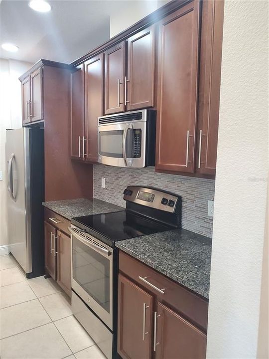 For Rent: $2,800 (3 beds, 2 baths, 1699 Square Feet)