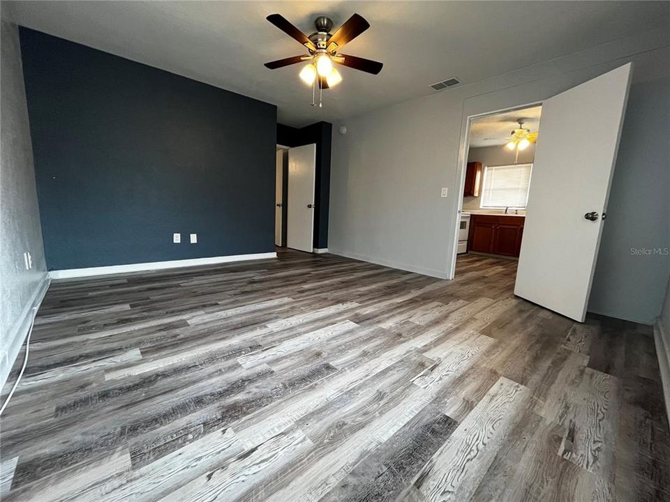 For Rent: $1,400 (2 beds, 1 baths, 850 Square Feet)