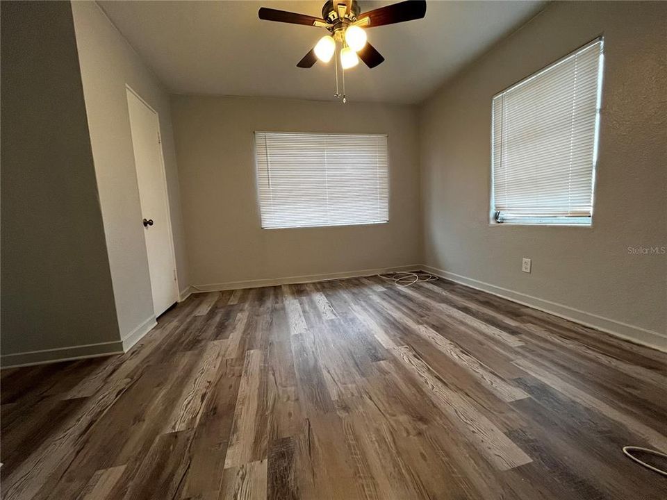 For Rent: $1,400 (2 beds, 1 baths, 850 Square Feet)