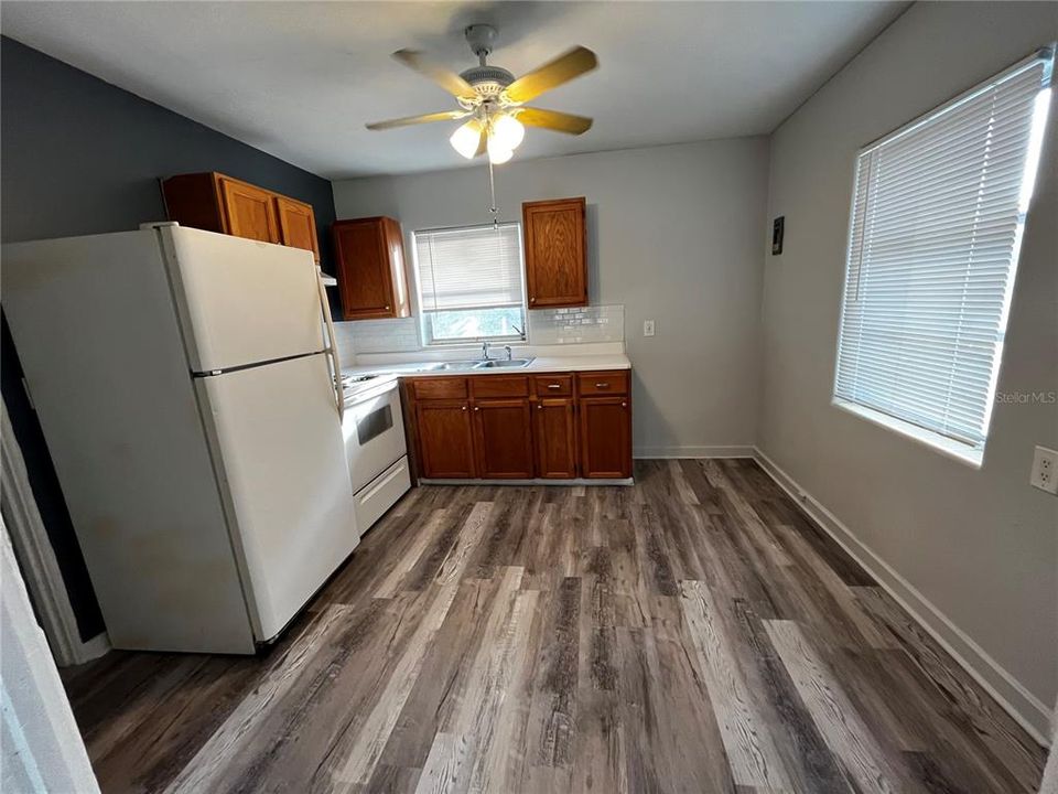 For Rent: $1,400 (2 beds, 1 baths, 850 Square Feet)