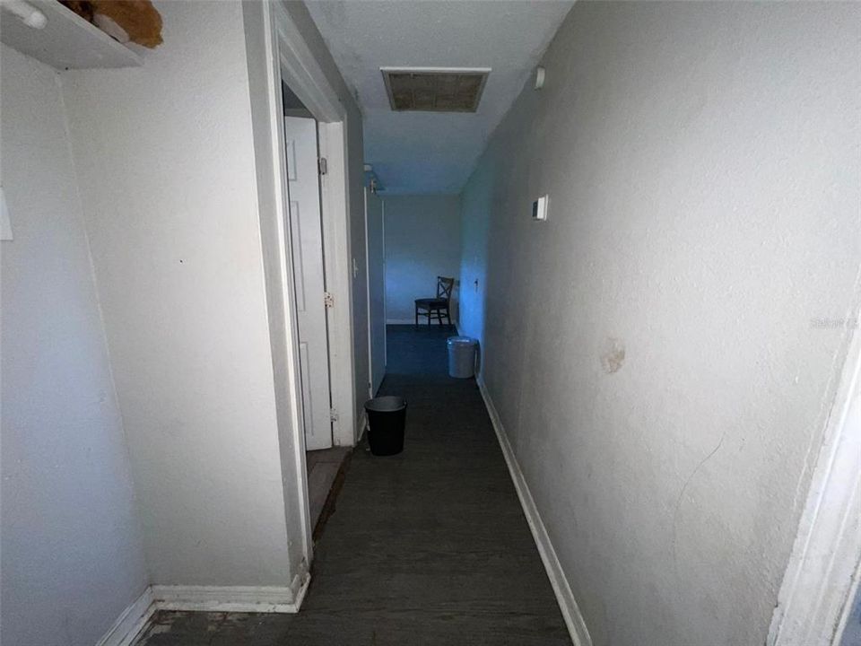 For Sale: $149,000 (2 beds, 1 baths, 576 Square Feet)