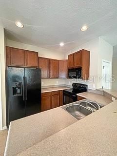 For Rent: $2,100 (3 beds, 2 baths, 1626 Square Feet)