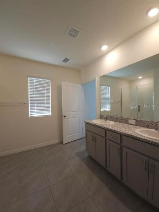 For Rent: $2,750 (4 beds, 3 baths, 2371 Square Feet)