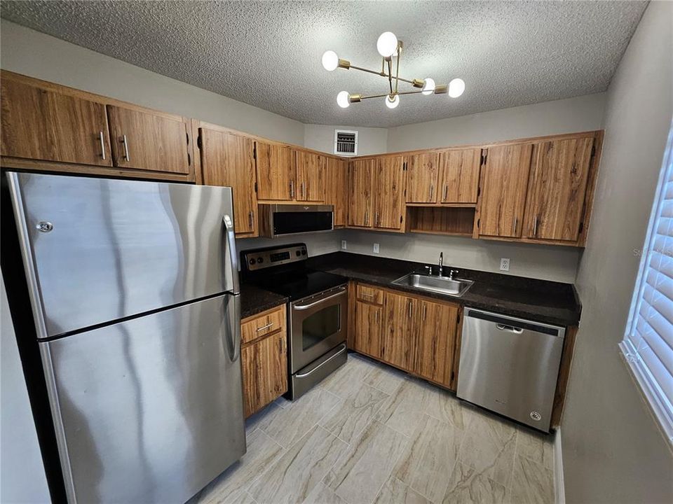 For Rent: $1,625 (2 beds, 2 baths, 953 Square Feet)