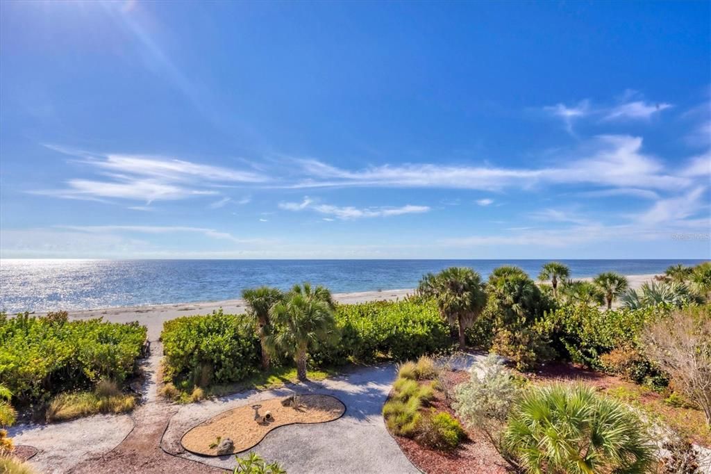 For Sale: $1,300,000 (3 beds, 2 baths, 1551 Square Feet)