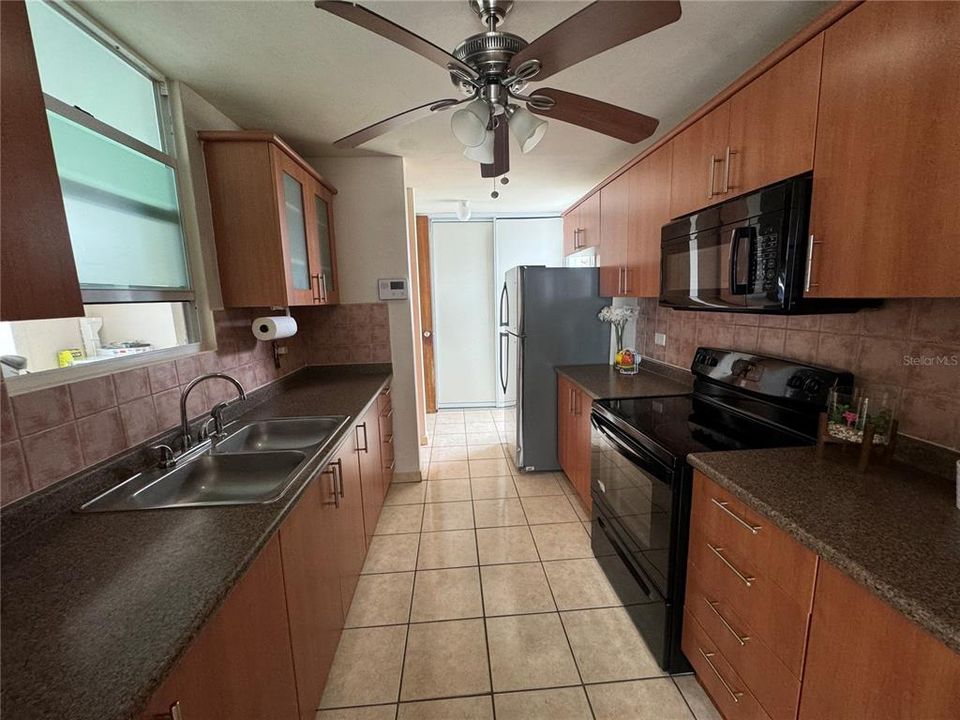 For Sale: $225,000 (3 beds, 2 baths, 1113 Square Feet)