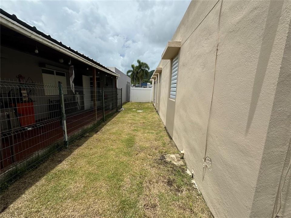 For Sale: $225,000 (3 beds, 2 baths, 1113 Square Feet)