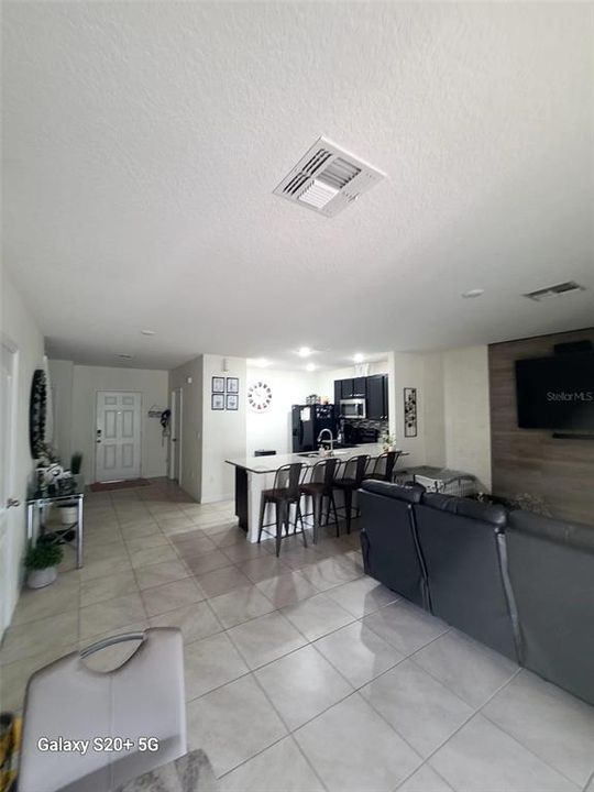 For Rent: $2,300 (3 beds, 2 baths, 1530 Square Feet)