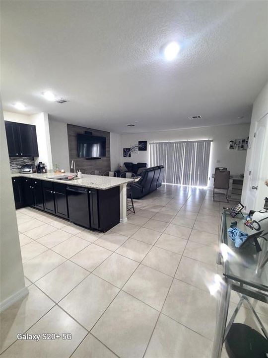 For Rent: $2,300 (3 beds, 2 baths, 1530 Square Feet)