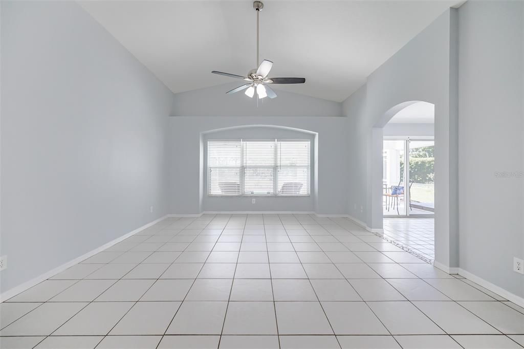 For Sale: $439,900 (3 beds, 2 baths, 1729 Square Feet)