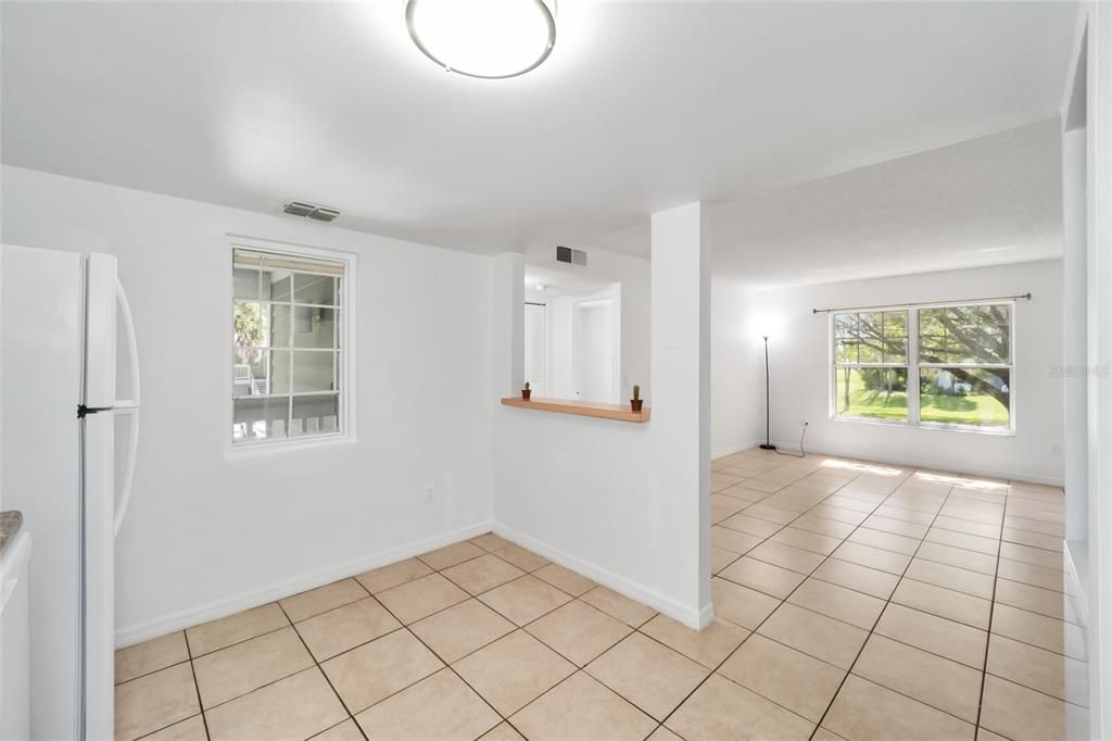 For Sale: $143,000 (2 beds, 2 baths, 885 Square Feet)