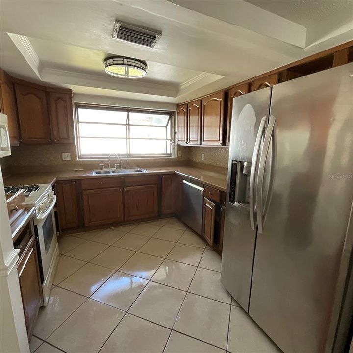 For Sale: $315,000 (3 beds, 2 baths, 1074 Square Feet)