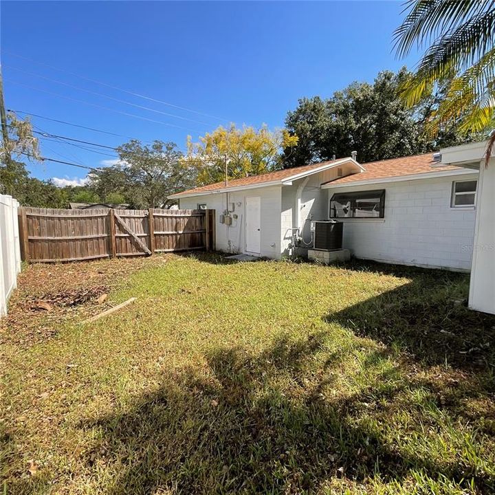 For Sale: $315,000 (3 beds, 2 baths, 1074 Square Feet)