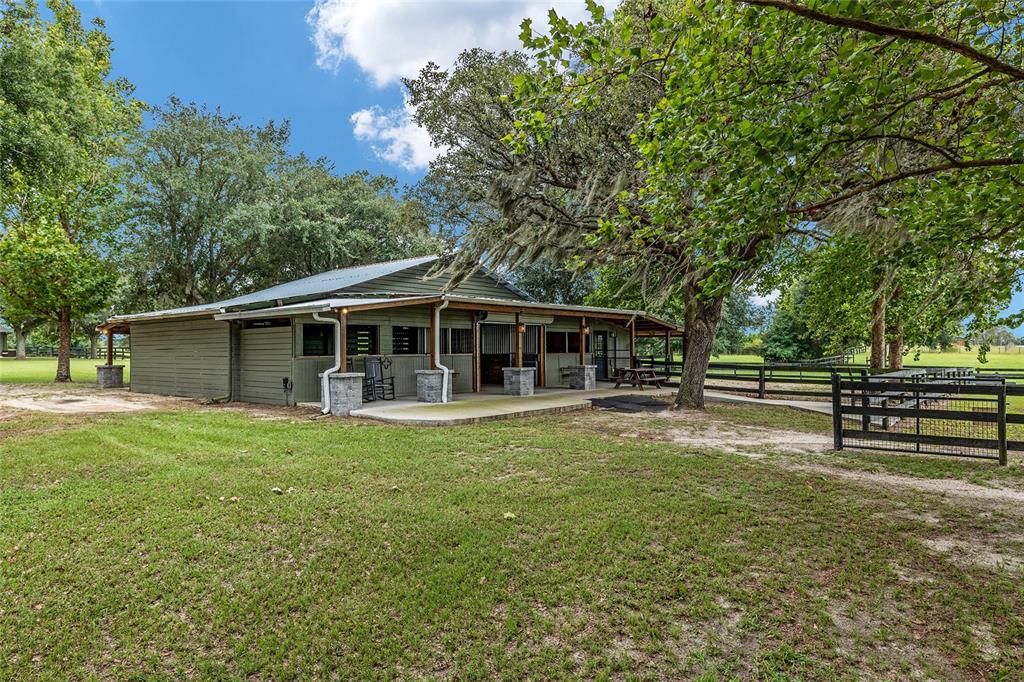 For Sale: $1,750,000 (3 beds, 2 baths, 2298 Square Feet)