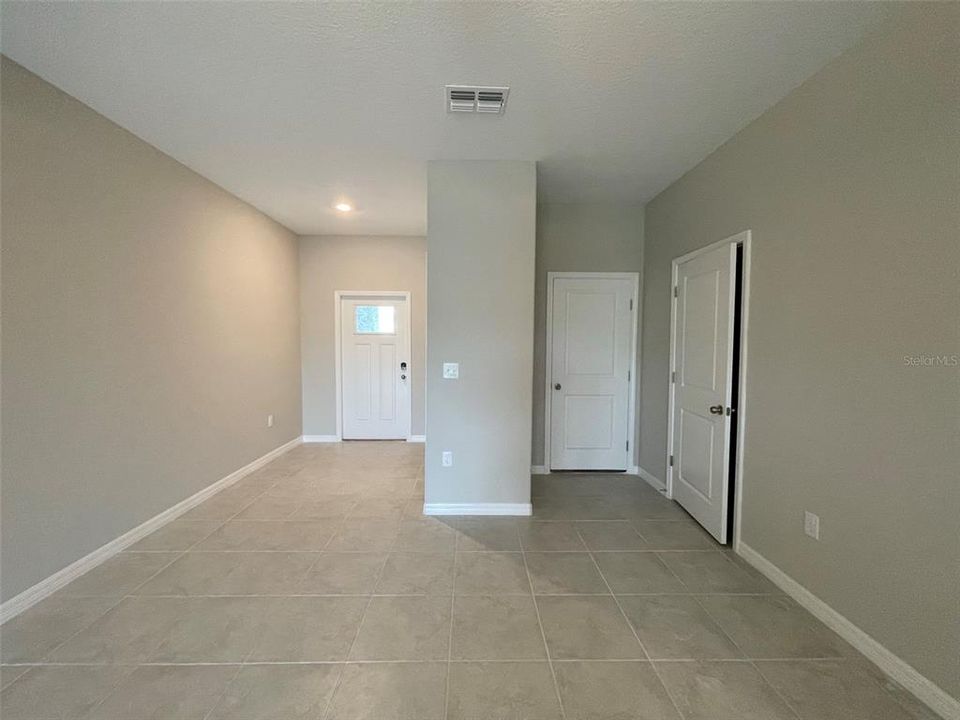 For Rent: $2,000 (3 beds, 2 baths, 1634 Square Feet)