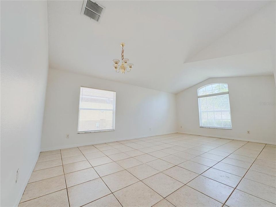 For Rent: $2,500 (3 beds, 2 baths, 1617 Square Feet)