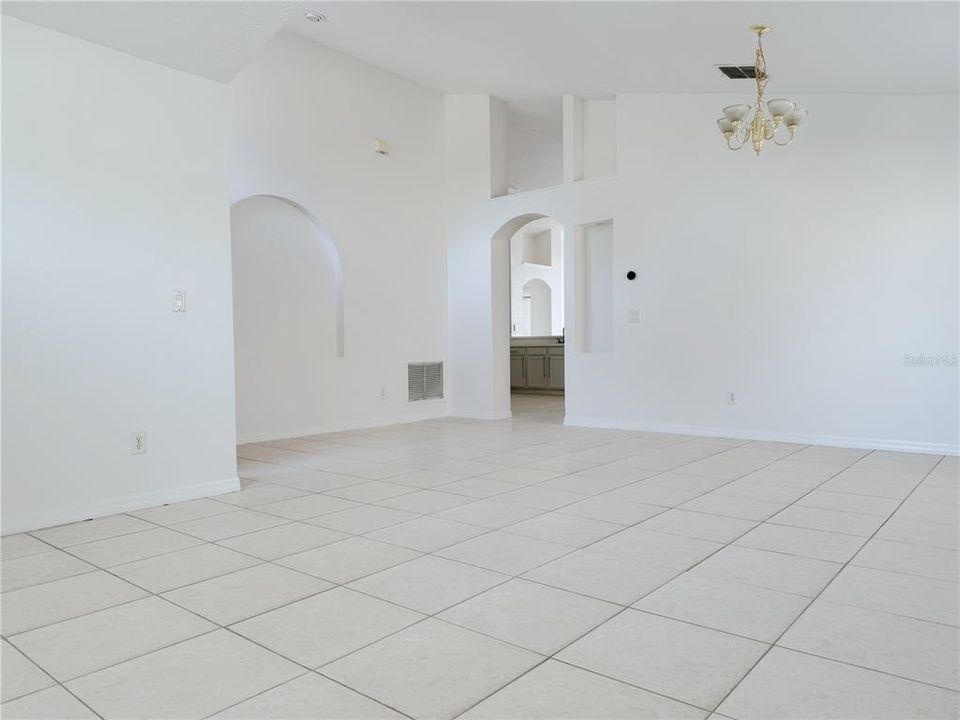 For Rent: $2,500 (3 beds, 2 baths, 1617 Square Feet)