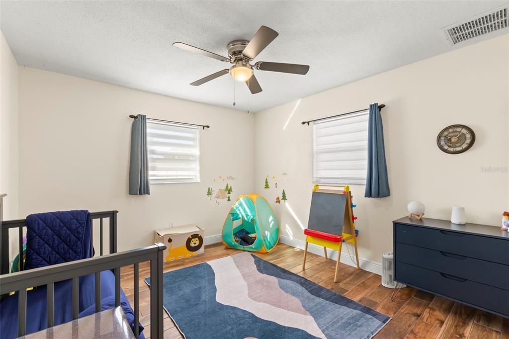 Active With Contract: $368,000 (2 beds, 2 baths, 1060 Square Feet)