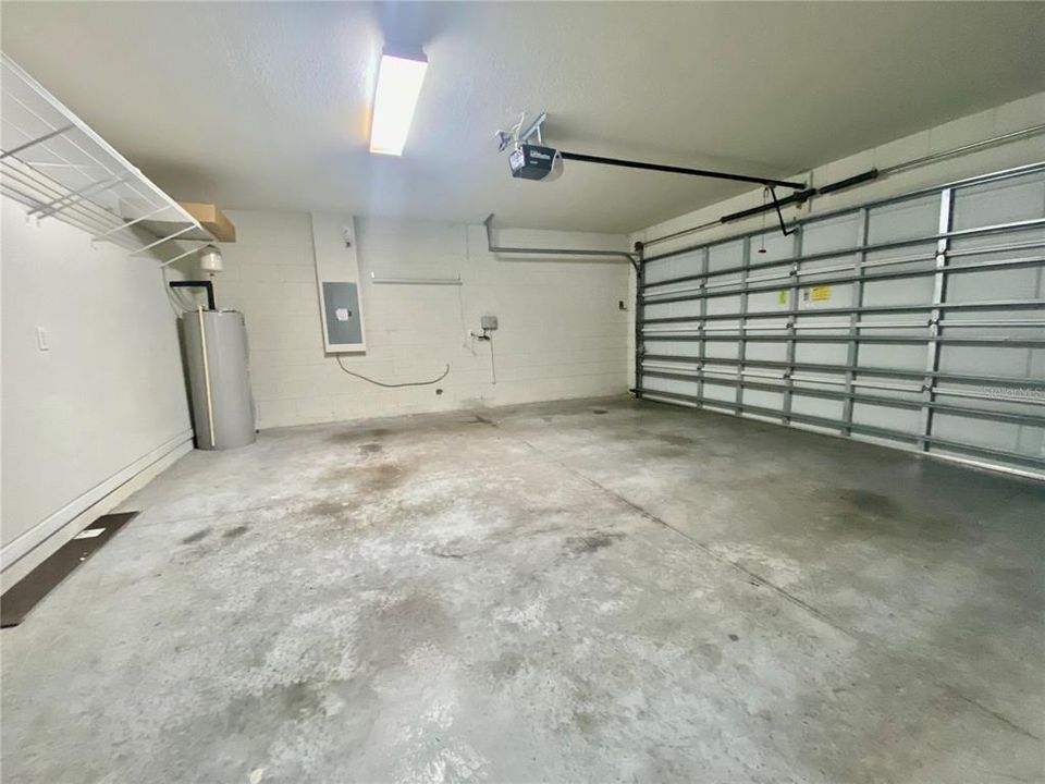 2-CAR GARAGE