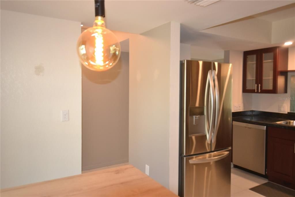 For Rent: $2,400 (2 beds, 2 baths, 1115 Square Feet)