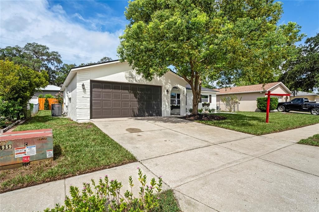 For Sale: $339,900 (3 beds, 2 baths, 1370 Square Feet)