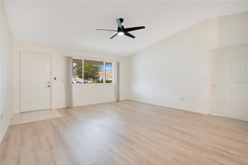 For Sale: $200,000 (2 beds, 2 baths, 1840 Square Feet)