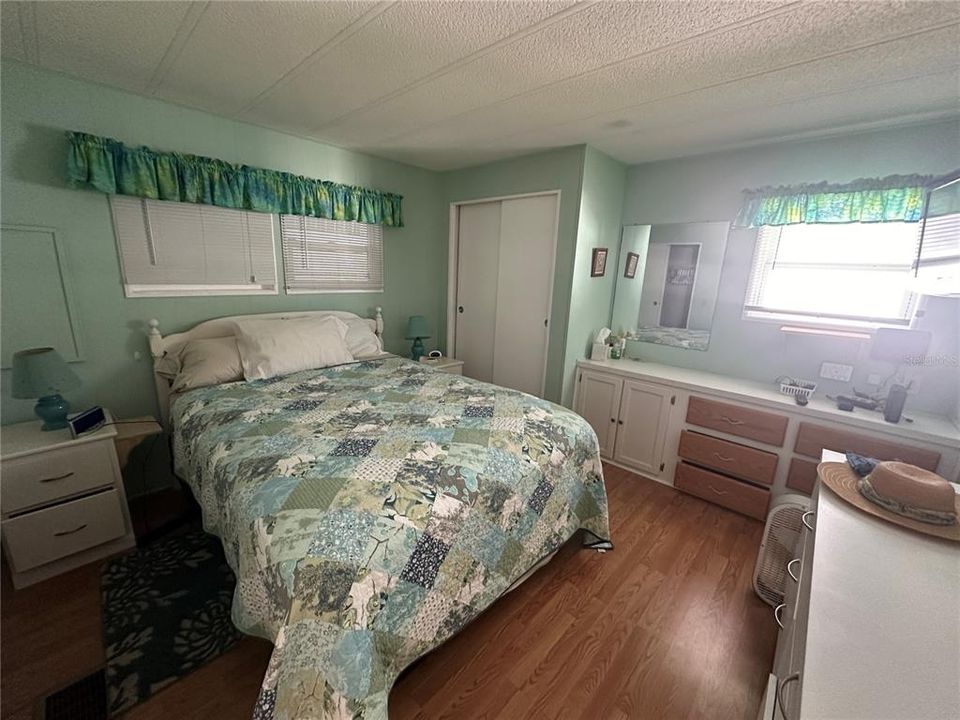 For Sale: $145,000 (2 beds, 2 baths, 719 Square Feet)