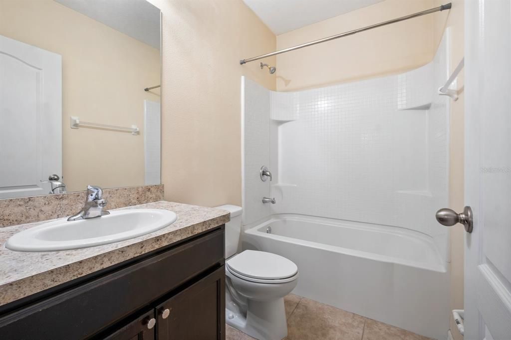 For Rent: $2,550 (3 beds, 2 baths, 1529 Square Feet)