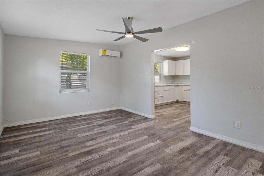 For Sale: $284,900 (3 beds, 2 baths, 1332 Square Feet)