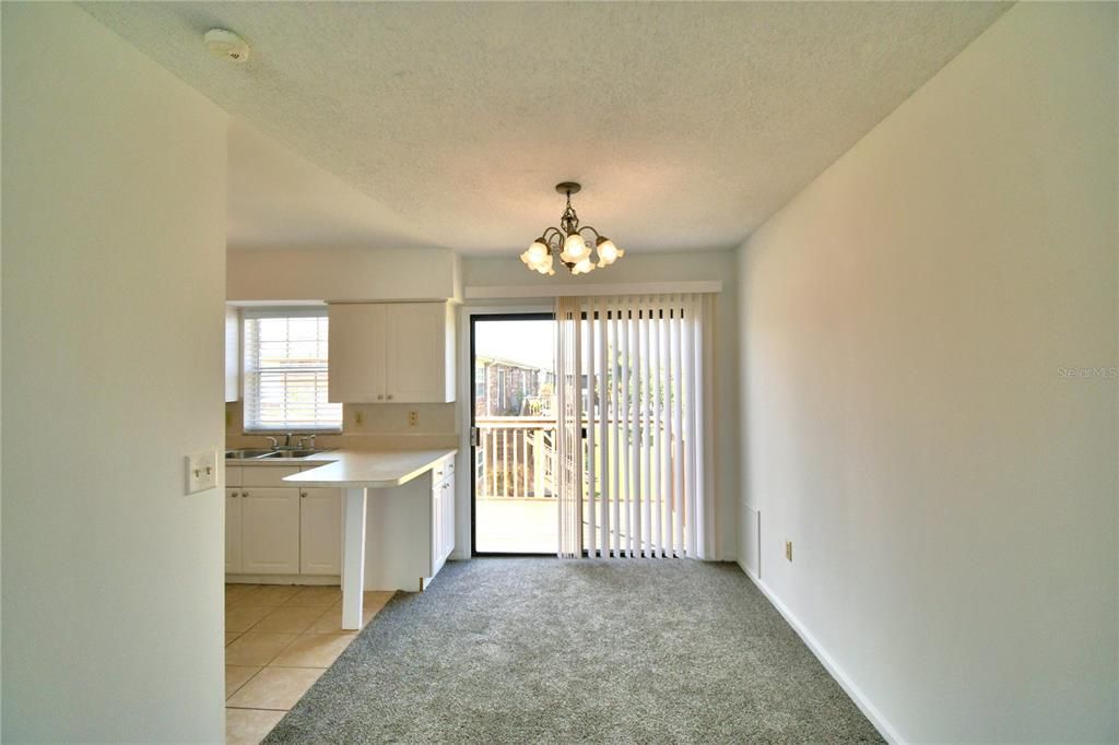 For Sale: $165,000 (2 beds, 2 baths, 831 Square Feet)