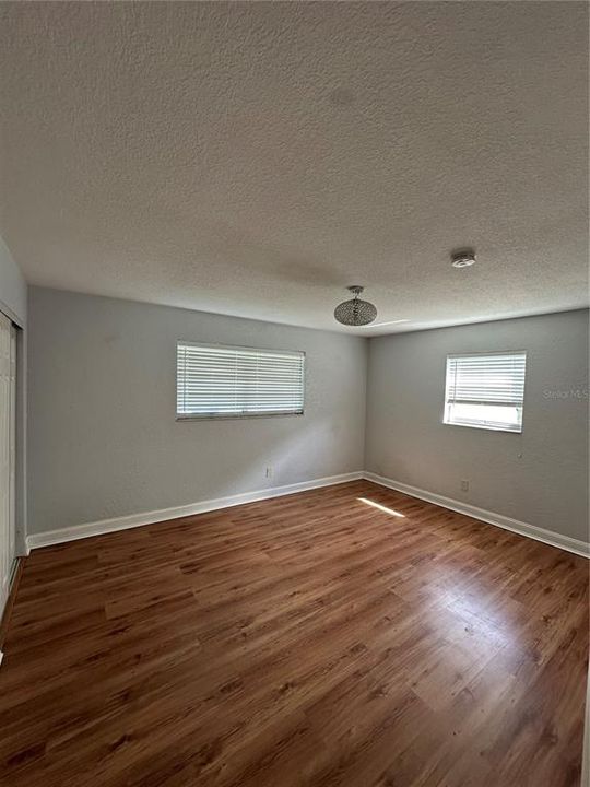 For Rent: $1,900 (2 beds, 1 baths, 1140 Square Feet)