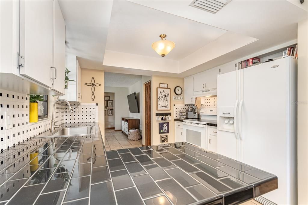 For Sale: $295,500 (2 beds, 2 baths, 1511 Square Feet)