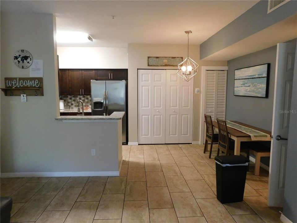 For Sale: $276,900 (1 beds, 1 baths, 730 Square Feet)