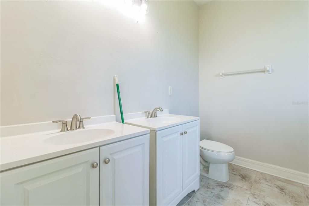 For Sale: $275,000 (3 beds, 2 baths, 2221 Square Feet)